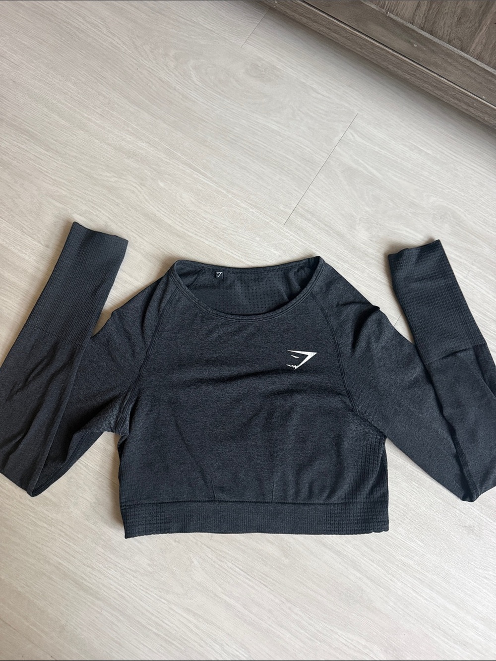 Gymshark Women’s Black Long-Sleeve Cropped Performance Top